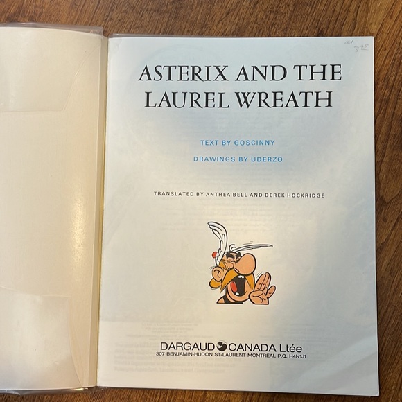 EUC Asterix and The Laurel Wreath Comic (1980) English edition - Picture 3 of 5